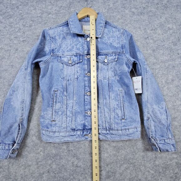 Lucky Brand Women's Denim Jacket NEW NWT Size M Rose Pattern Floral 100% Cotton - Picture 11 of 13